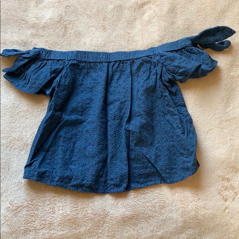 Abercrombie and Fitch off the shoulder top